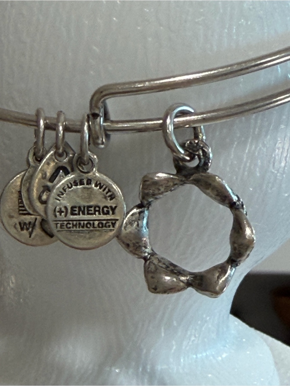 Alex and Ani Queen’s Crown Silver Bracelet - Picture 3 of 9